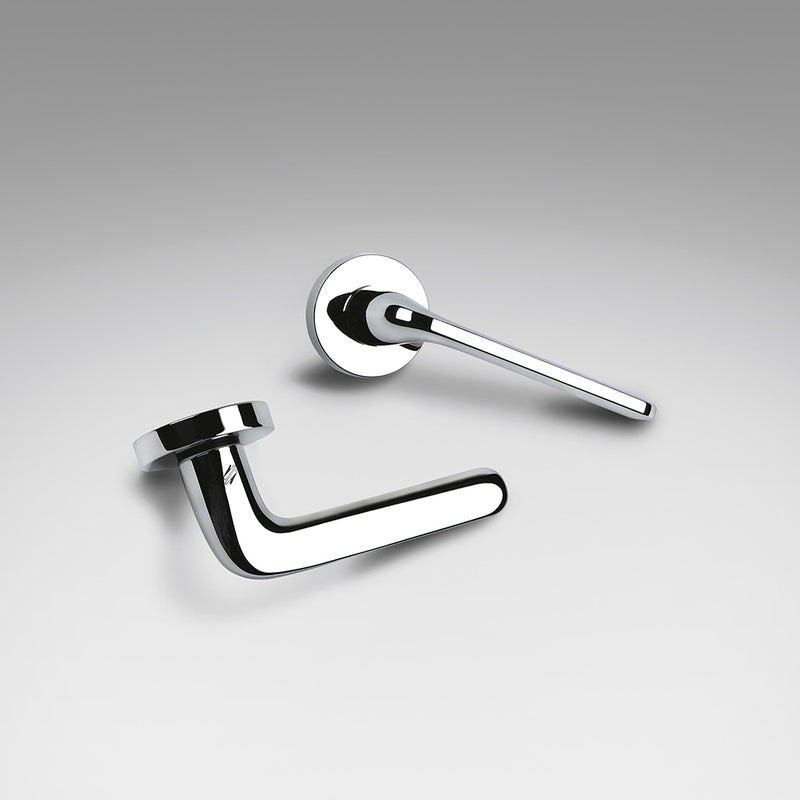 Roboquattros Round Door Leverset - Door Mount - 6" Brass/Polished Chrome