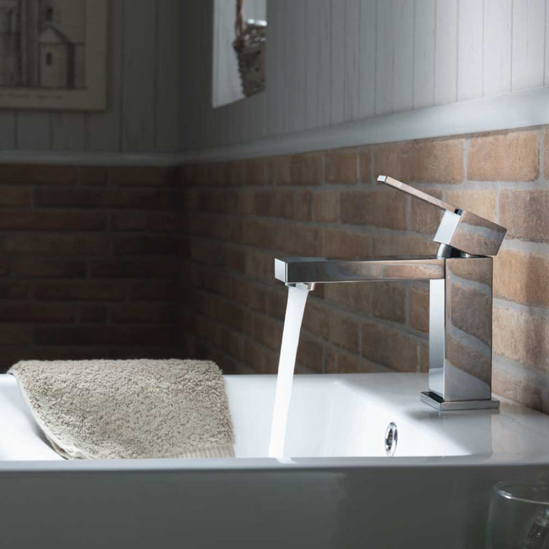 Serie 150 Bathroom Faucet - Single Hole - 6" Brass/Polished Chrome