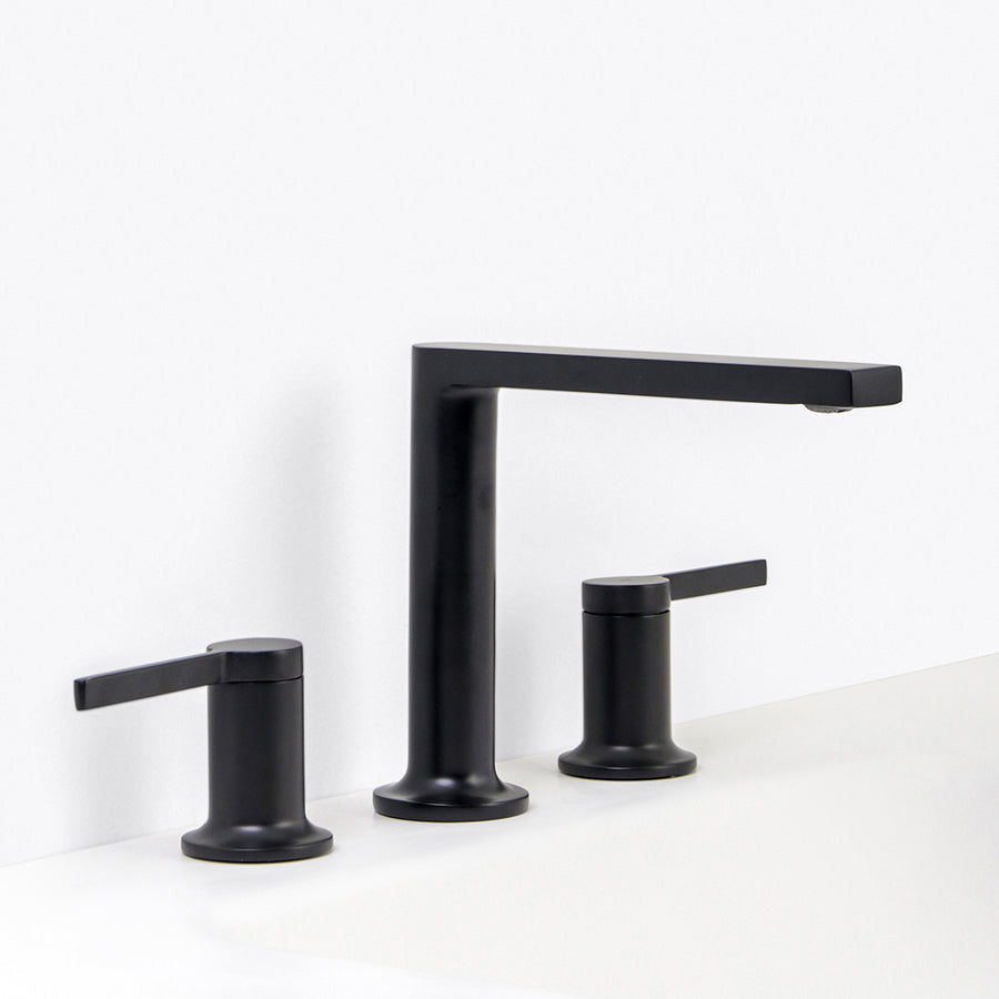 Metro Soho Bathroom Faucet - Widespread - 8" Brass/Matt Black